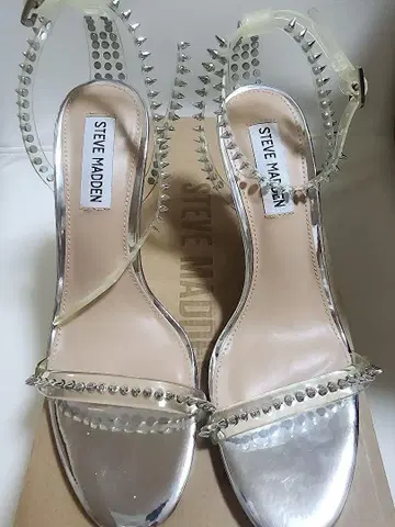STEVE MADDEN 스터드 실버 샌들