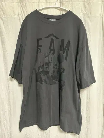 FAM 티셔츠