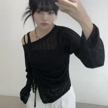 Anyonemore 원 오프숄더 개더 리본 긴팔 T셔츠