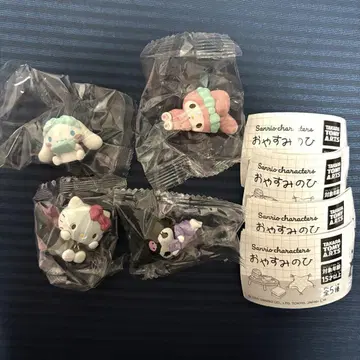 산리오 캐릭터즈 잠자는 날 가챠가챠 피규어