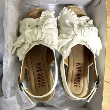 핑크하우스 리본 모티브 샌들