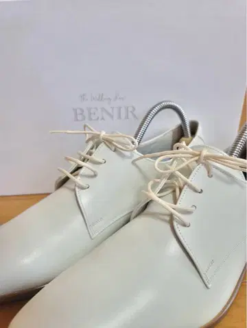 BENIR 화이트 드레스 슈즈 가죽 신발