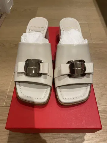 Ferragamo 페라가모 샌들