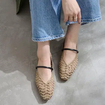 새상품 LE TALON 스퀘어 크로셰 스트랩 플랫 24cm