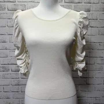 새상품급 스트로베리필즈 5부 소매 상의 올 시즌