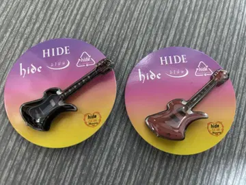 hide 기타형 핀 배지 2종 세트 블랙 & 핑크