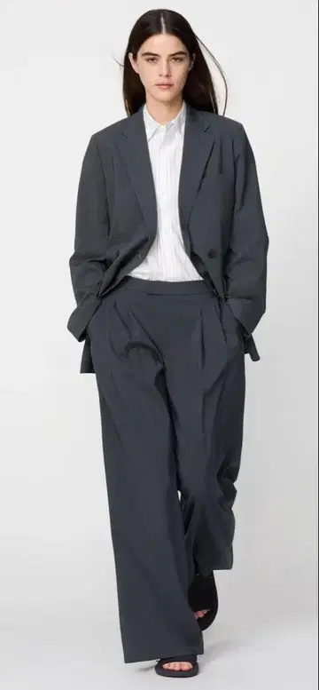 UNIQLOC 유니클로C 감동 턱 와이드 팬츠 다크 그레이 S