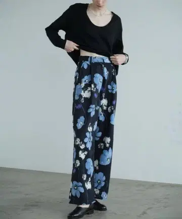clane MULTICOLORED FLOWER WIDE PANTS