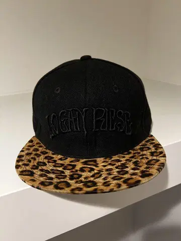 BACKLASH x LOGAN RIESE 레오파드 야구 모자