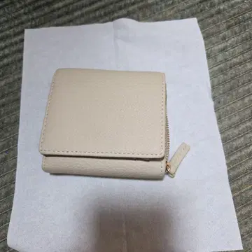 베이지 접이식 지갑 합성 피혁