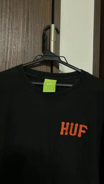 HUF 블랙 티셔츠 L 사이즈 오렌지 프린트