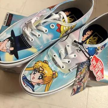 미사용 택 포함 vans 세일러문 스니커즈 24cm