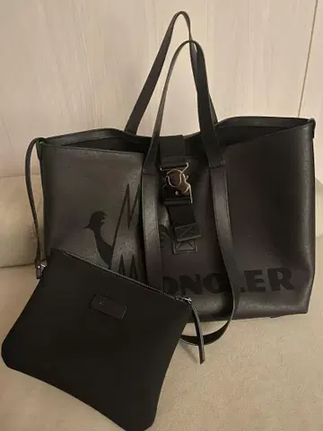 MONCLER 블랙 토트백 파우치 포함