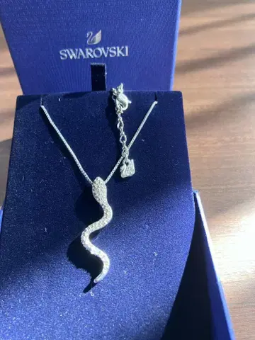 SWAROVSKI 스와로브스키 목걸이 뱀 디자인 스네이크