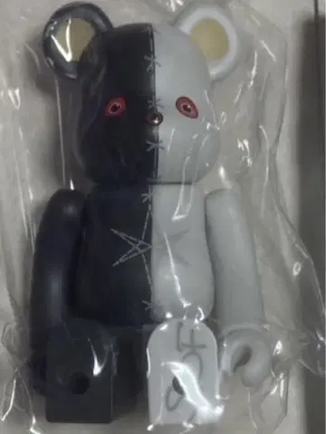 베어브릭 BE@RBRICK Bring Me the Horizon