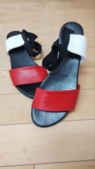 arche 컴포트 샌들 빨간색 화이트 블랙 사이즈 35