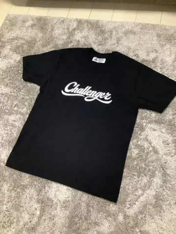 Challenger 블랙 티셔츠