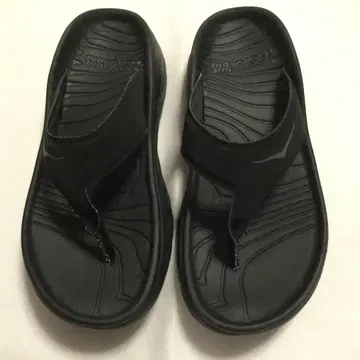 HOKA ONE ONE 블랙 플립플랍