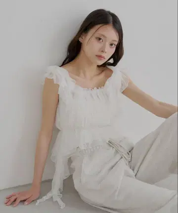 chico 레이스 드롭 프릴 셔링 블라우스