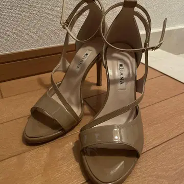 새상품급 DIANA 9cm 힐