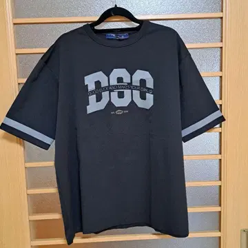 D.D. CLUB 블랙 반팔 티셔츠 L 사이즈