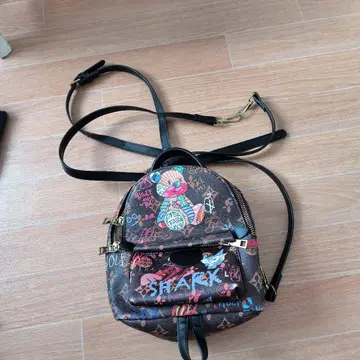 그래피티 디자인 숄더백, 백팩으로도 사용 가능