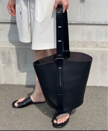 AgAwd 아가우드 Bucket Shoulder Bag