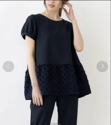 새상품 SONO 도트 티어드 페플럼 블라우스 프릴 반팔 네이비