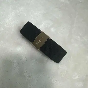 페라가모 salvatore ferragamo 머리핀 바라 리본