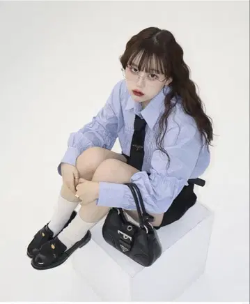 핀턱 셔링 셔츠