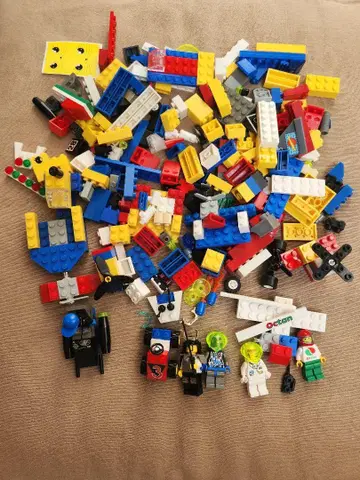 LEGO 블록과 미니 피규어