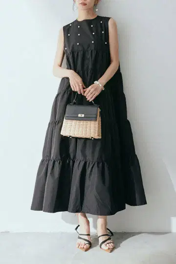 펄 디자인 슬리브리스 티어드 원피스 블랙 frene