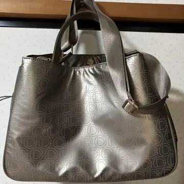 DOCLASSE 두클라쎄 모노그램 패턴 스퀘어 토트백 브론즈