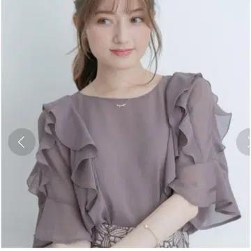아푸와이저 리셰 5부 소매 프릴 블라우스