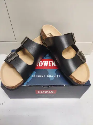 EDWIN 블랙 코르크 샌들 버클 부착