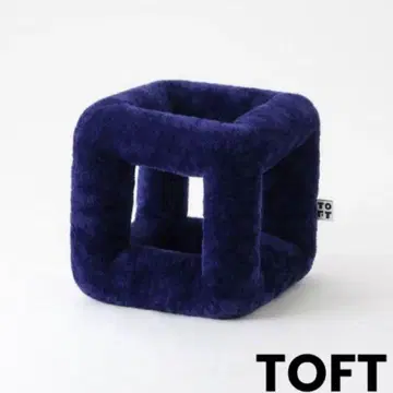 미사용 새상품 토프트 쿠션 블루 TOFT 큐브 네이비