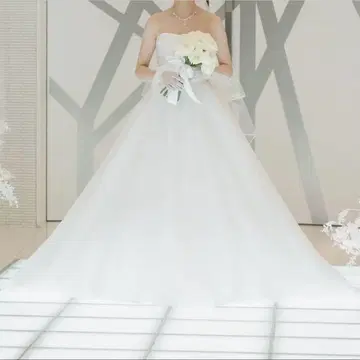 [ 결혼식 때만 사용 ] 화이트 스트랩리스 A라인 웨딩 드레스