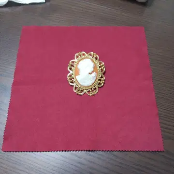 카메오 디자인 브로치 골드 컬러