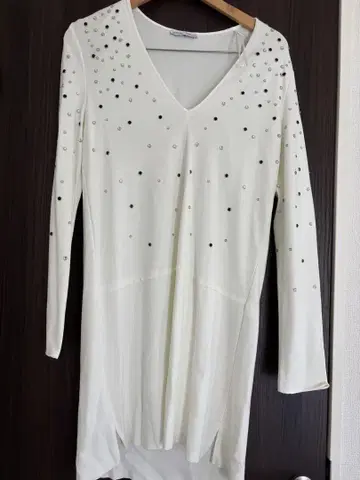 ZARA 화이트 V넥 롱 원피스