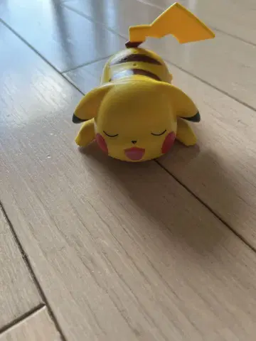 피카츄 자고 있는 피규어 약 10cm