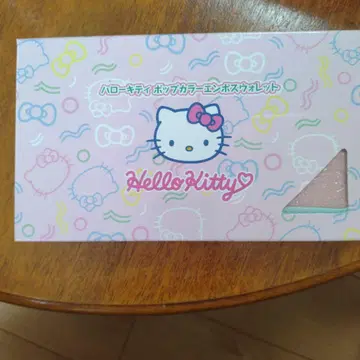Hello Kitty 엠보싱 장지갑