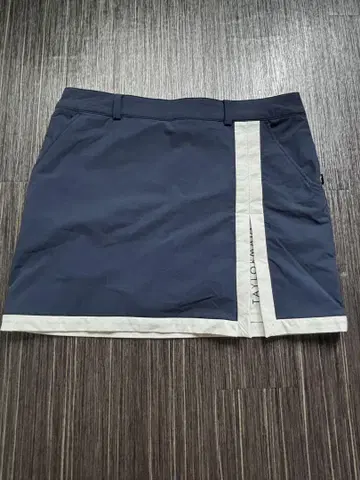 TaylorMade 네이비 스커트 M 사이즈