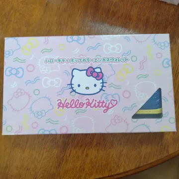 Hello Kitty 엠보싱 장지갑