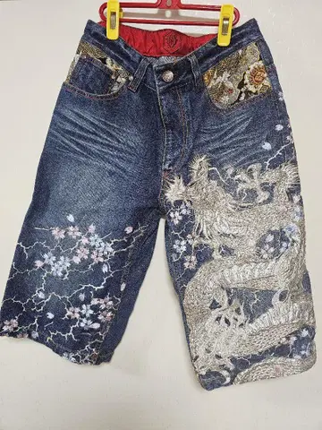 [ SALE ] 일본풍 패턴 꽃, 새, 바람, 달 용신 자수 데님 숏팬츠
