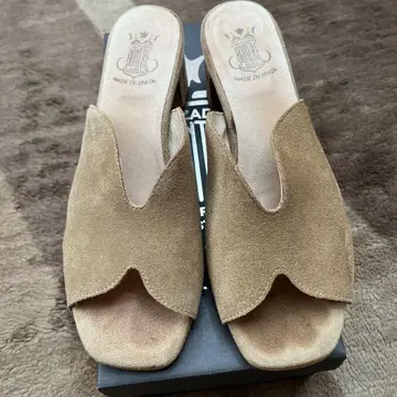본트레 베이지 스웨이드 샌들 힐 5cm