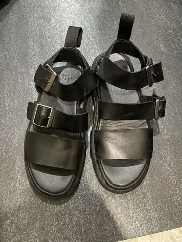 Dr.Martens 닥터마틴 샌들