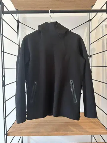 DESCENTE 데상트 얼터레인 블랙 후드 부착 후드티
