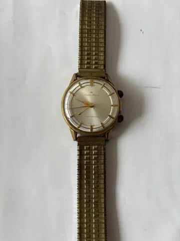 1960년대 후반경 17석 수동 와인딩 무브먼트