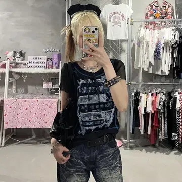 그런지 영문자 도킹 레이어드 시스루 소매 티셔츠