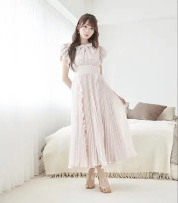 Rose Muse 시폰 플리츠 드레스 핑크